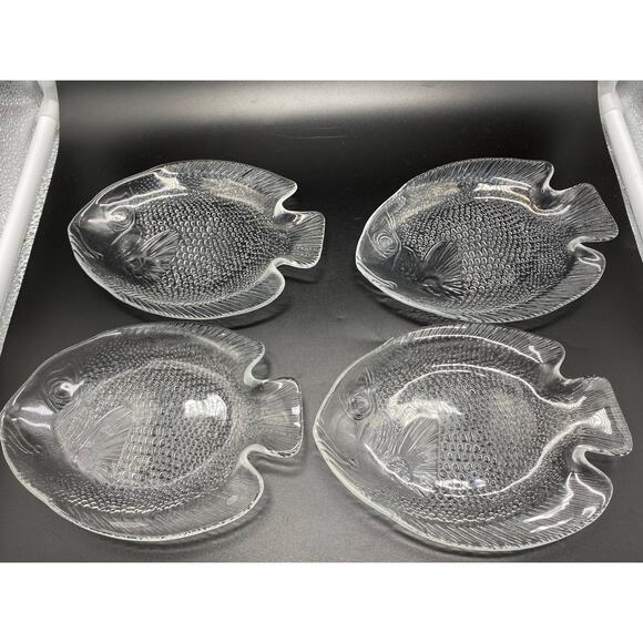 Vtg Arcoroc France Fish Shaped Embossed Glass Salad Plates 1970s Tempered Glass‎ - Picture 1 of 5
